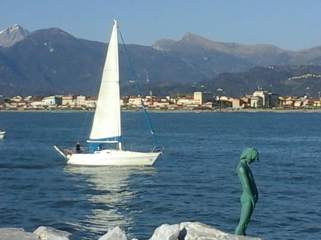 La Viareggina Hotel Viareggio Bagian luar foto