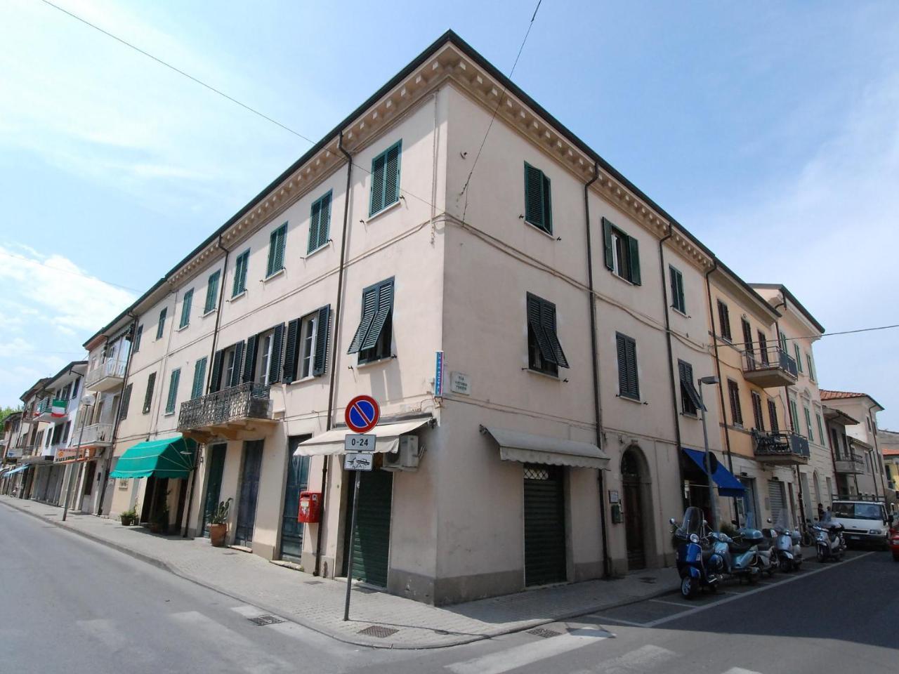 La Viareggina Hotel Viareggio Bagian luar foto